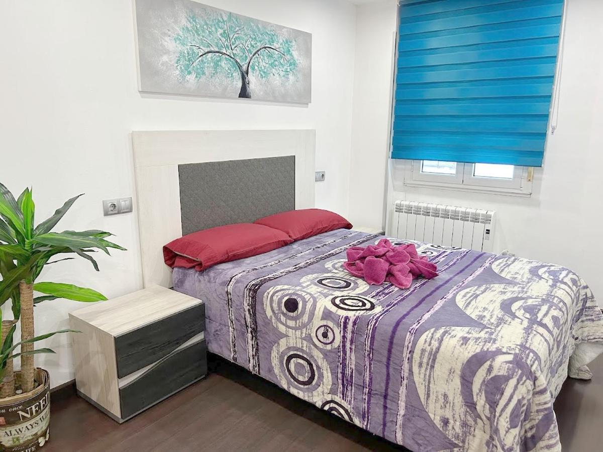 Apartamento Nuevo: 8 Minutos Ayuntamiento, 10 Catedral, Wifi *