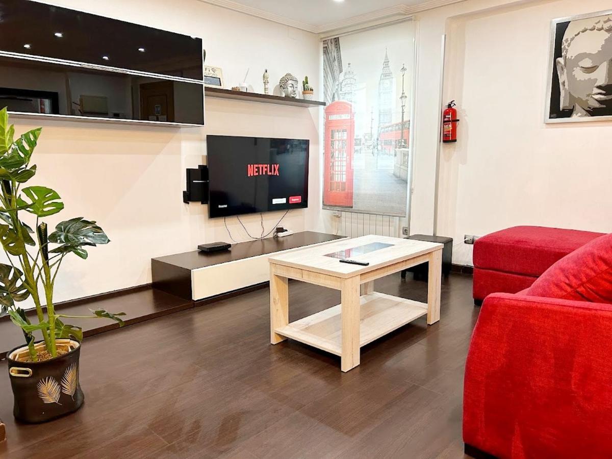 Apartamento Nuevo: 8 Minutos Ayuntamiento, 10 Catedral, Wifi Oviedo